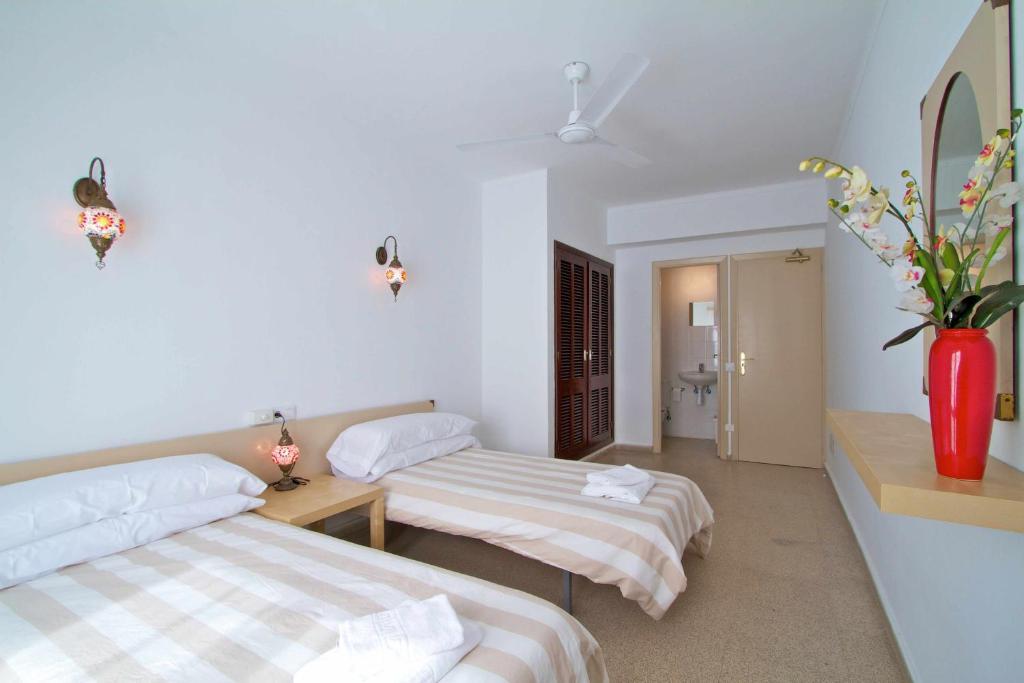 Hostal Paris Port de Pollença Oda fotoğraf